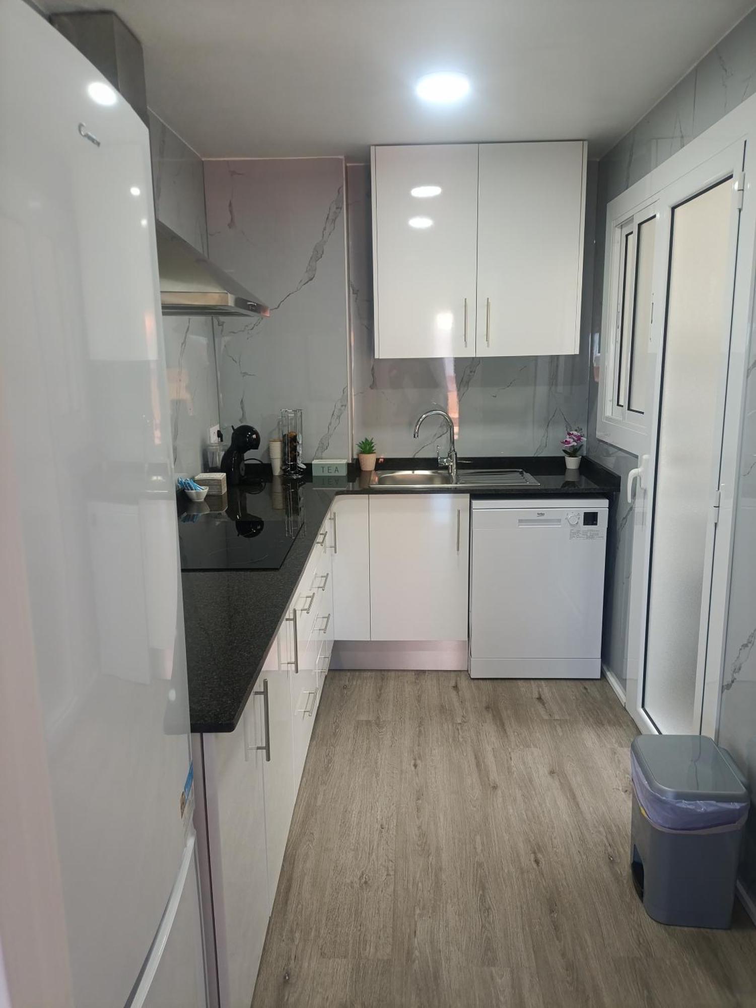 Апартаменти Cozy And Sunny Penthouse Fira Bcn Л'Успіталет-да-Любрагат Екстер'єр фото